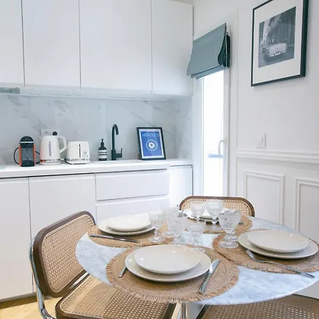 Lovely Near By Eiffel Tower - V90 Apartament Paryż